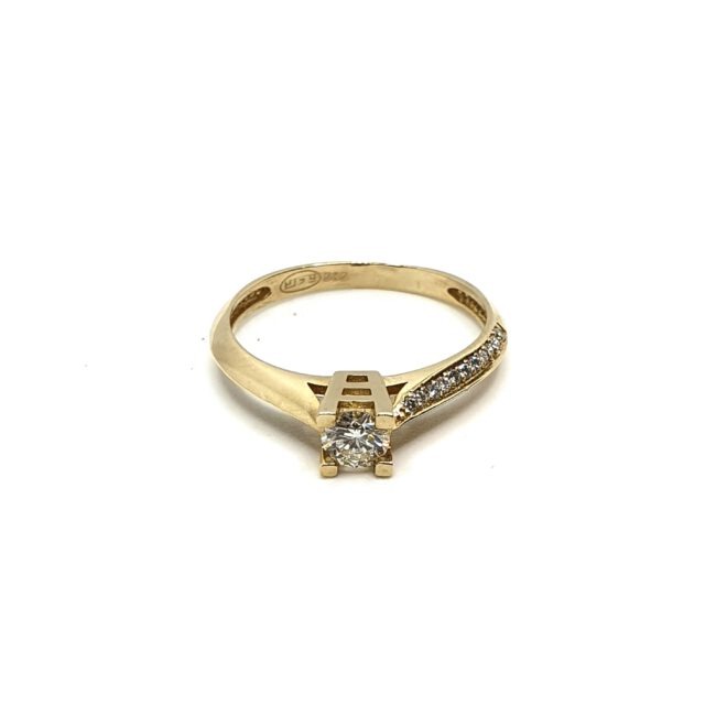 טבעת זהב אירוסין 14 קראט משובצת יהלומים 0.42 קראט dr450