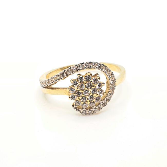 טבעת זהב 14 קראט משובצת זרקונים נדירה gr5303