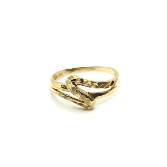 טבעת זהב צהוב 14 קראט חריטות קולקציה חדשה  gr7023